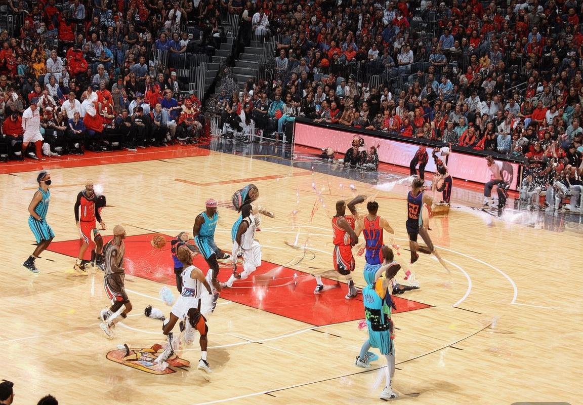 姚麦联手经典对决：火箭山猫巅峰之战回顾(图3)